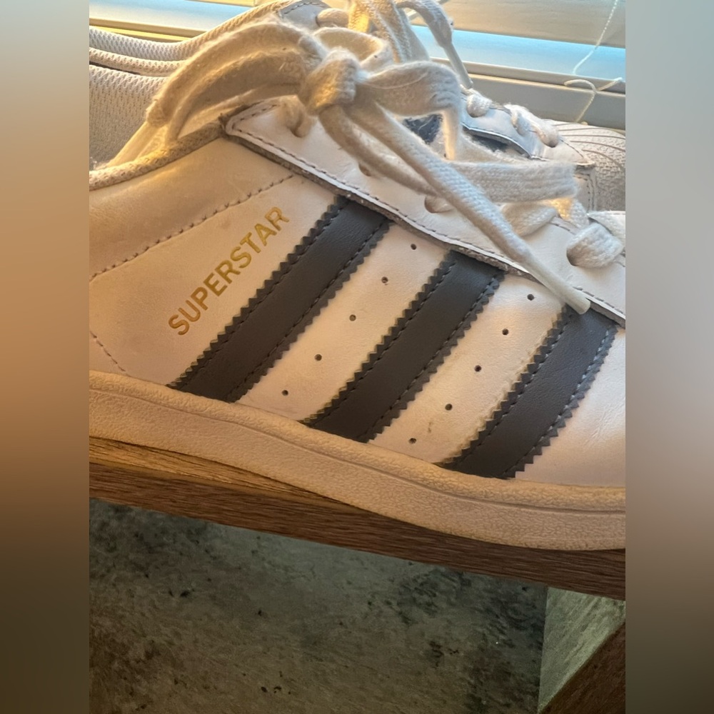 Adidas Superstar sneakers - women’s - size 8.5